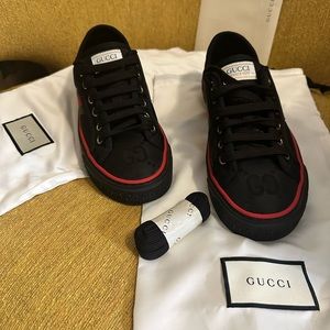 Size 37 Gucci sneakers